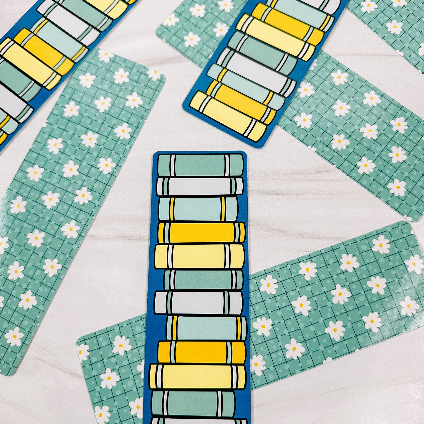 Book Title Reading Tracker Bookmark - Daisy-Cricket Paper Co.